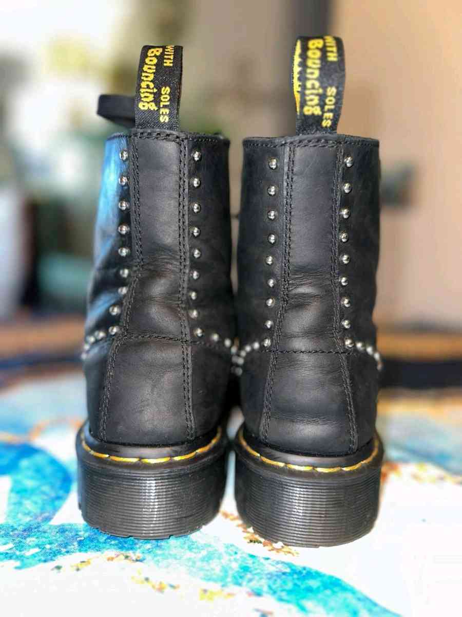 doc martens - Adelanto, California - FleaMarketBay