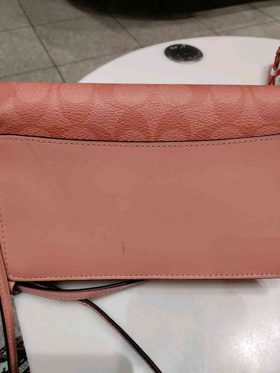 Coach Crossbody In Light Pink - Phoenix, Arizona - FleaMarketBay