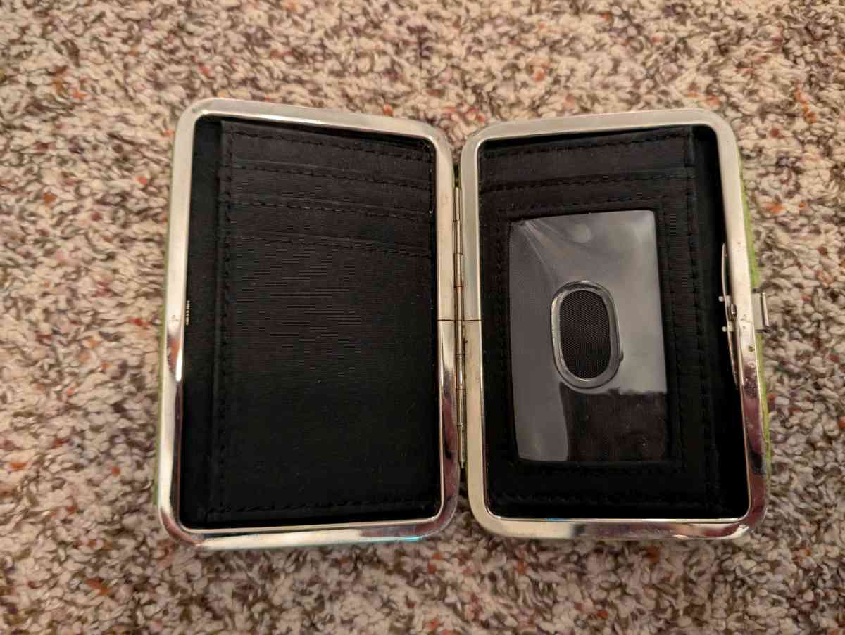 Green Wallet - Savannah, Georgia - FleaMarketBay