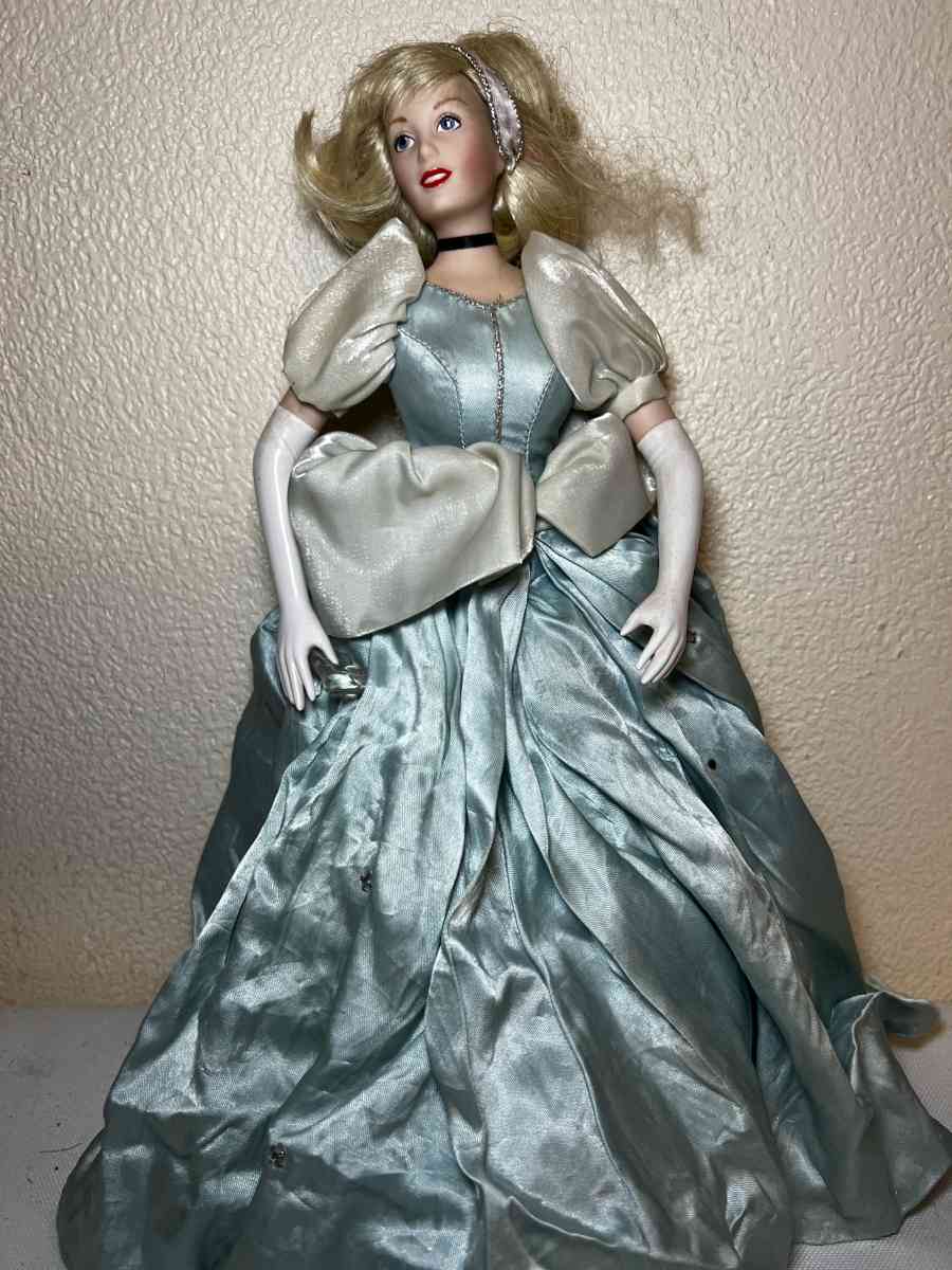 Cinderella Franklin Heriloom Porcelain Doll - Camp Verde, Arizona - FleaMarketBay