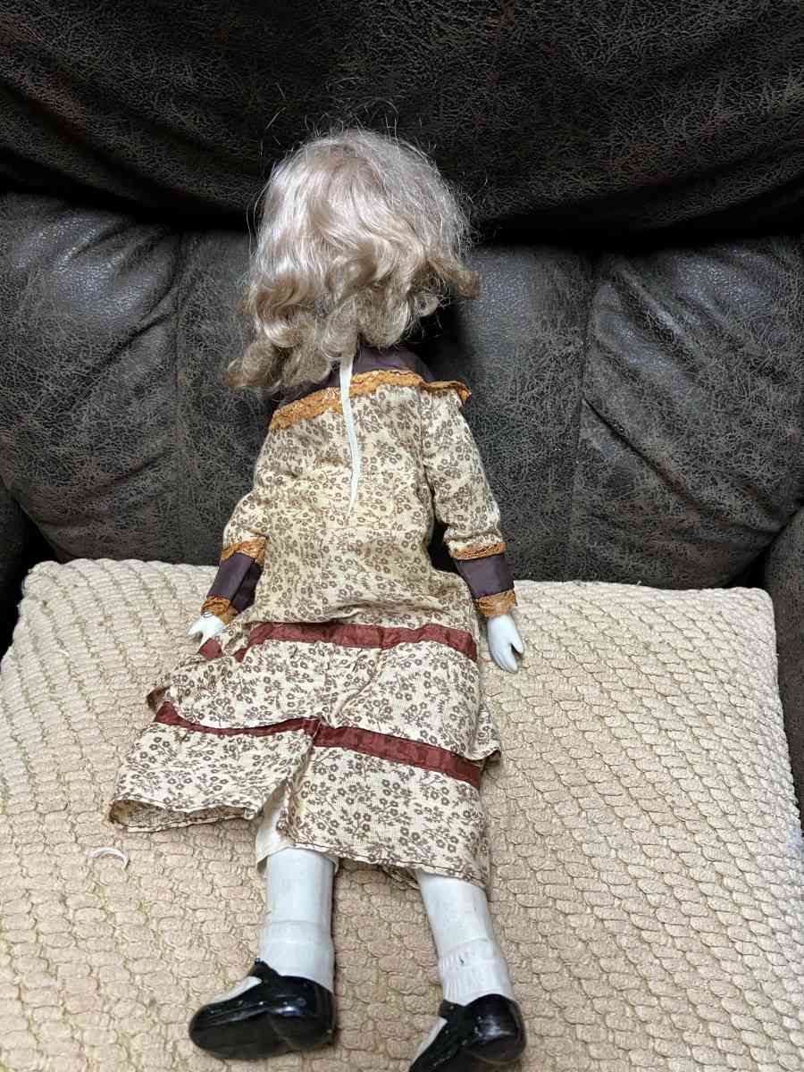 antique porcelain doll - Camp Verde, Arizona - FleaMarketBay