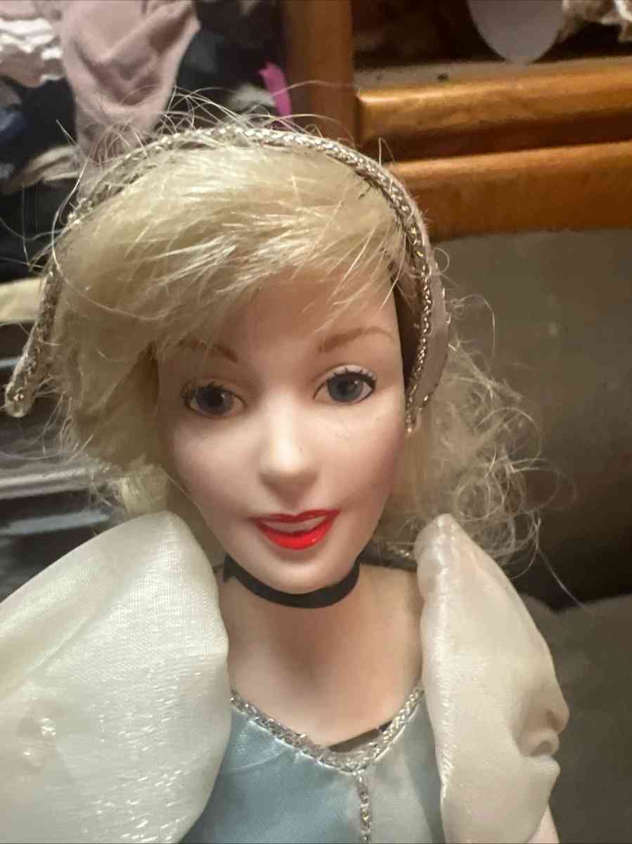 Cinderella Franklin Heriloom Porcelain Doll - Camp Verde, Arizona - FleaMarketBay