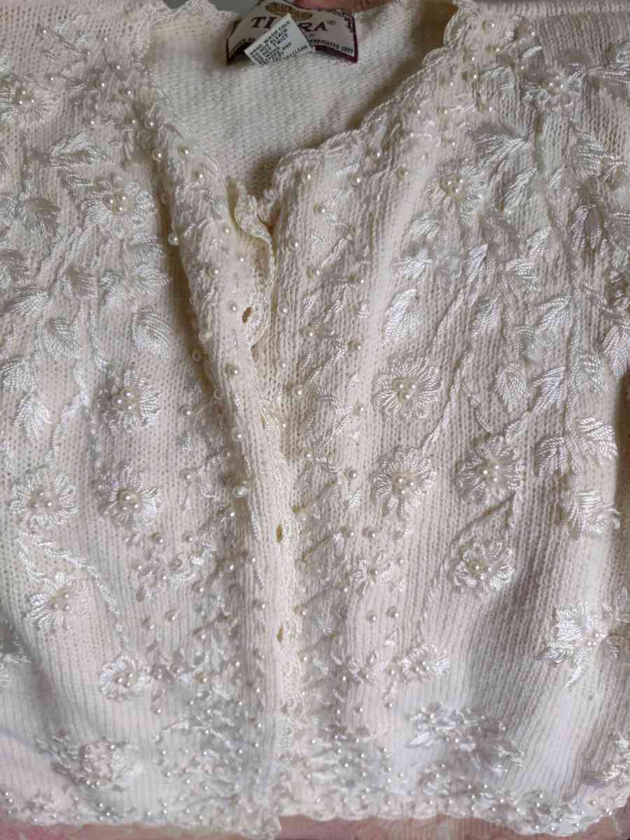 Tiara petite sweater - Gary, Indiana - FleaMarketBay