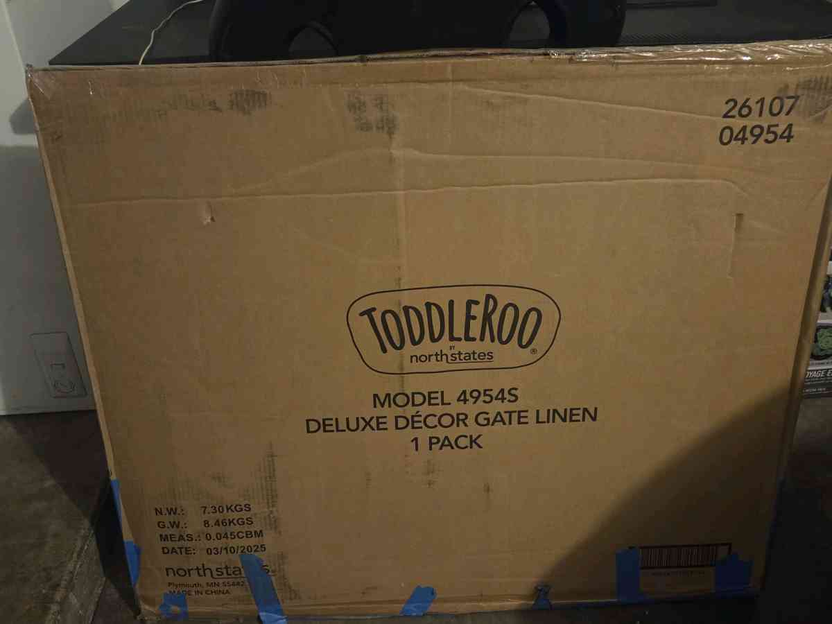 Toddleroo by North States Deluxe Dcor Gate Linen Model 4954S - Glendale, Arizona - FleaMarketBay