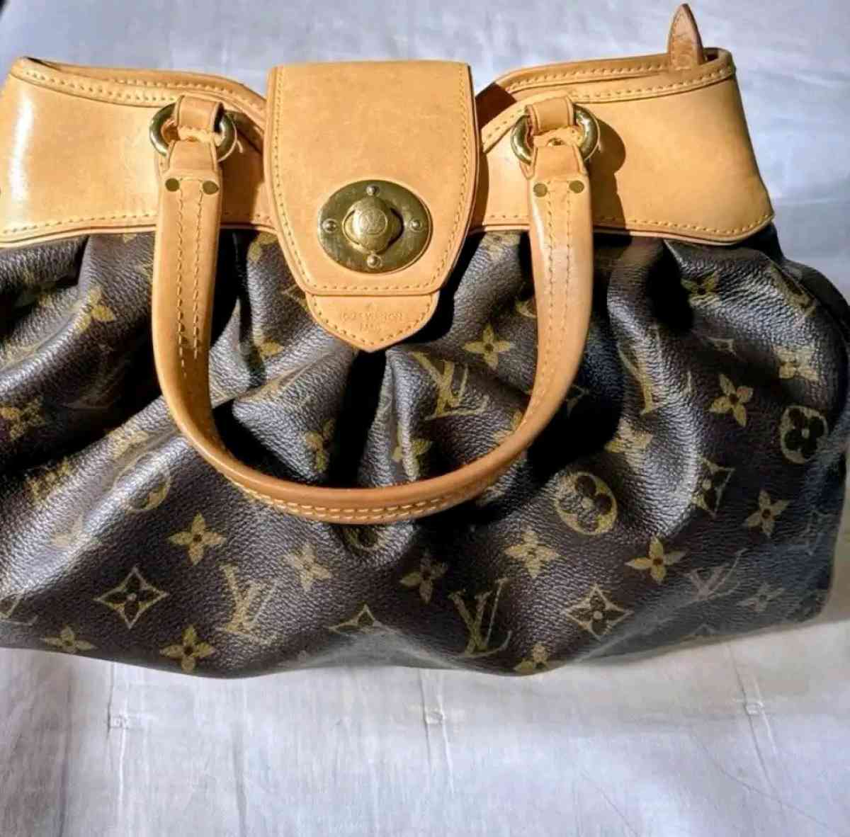 Vuitton BOETIE Handbag