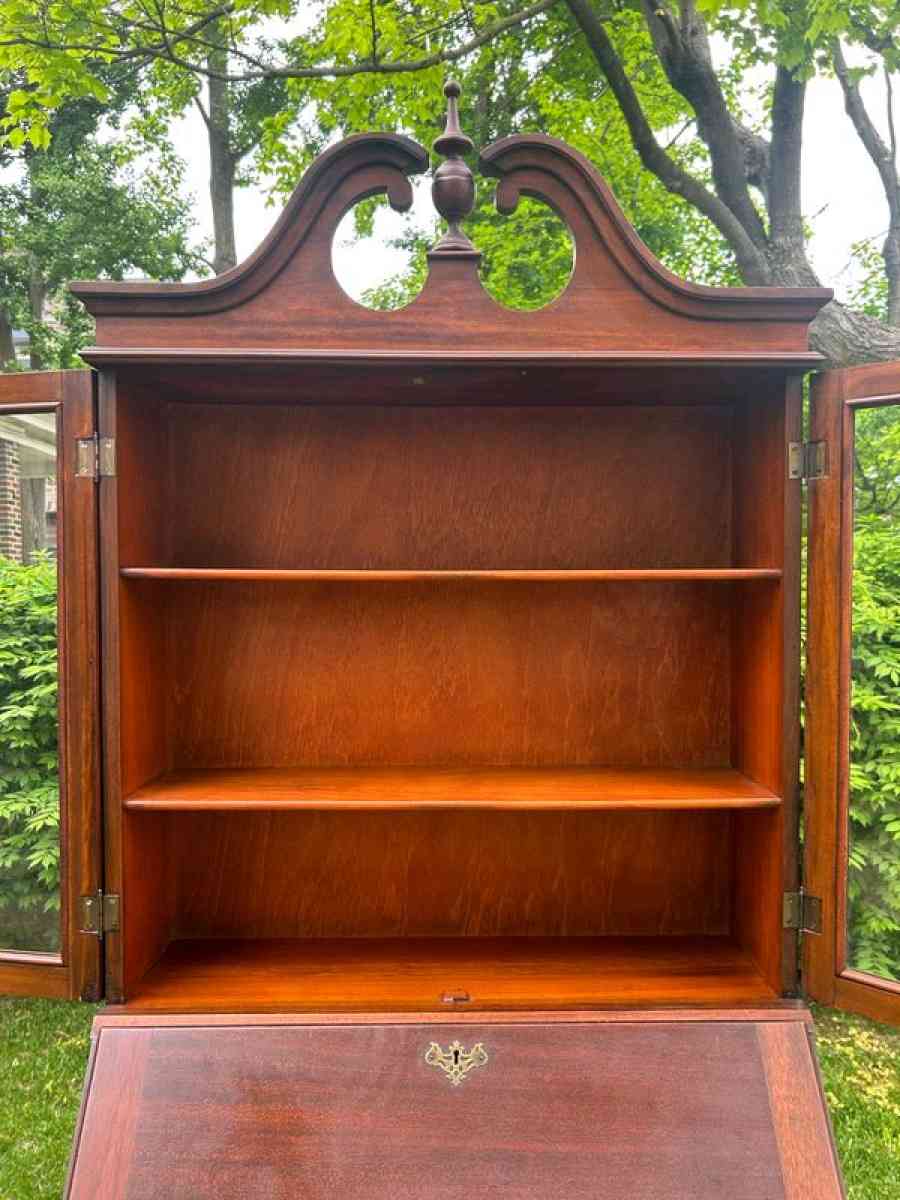 secretary desk - Saint Paul, Minnesota - FleaMarketBay