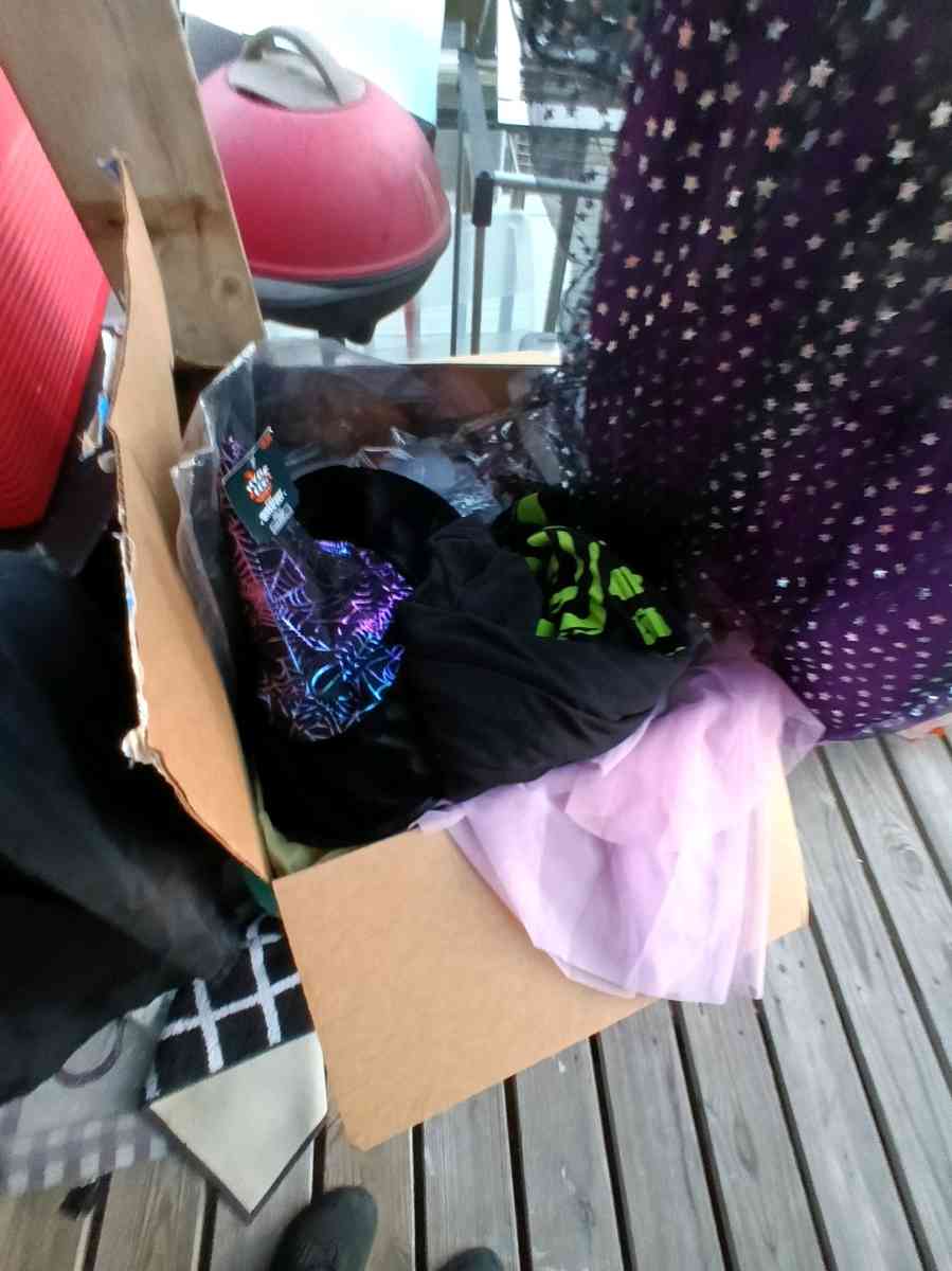 Halloween costumes - Kokomo, Indiana - FleaMarketBay