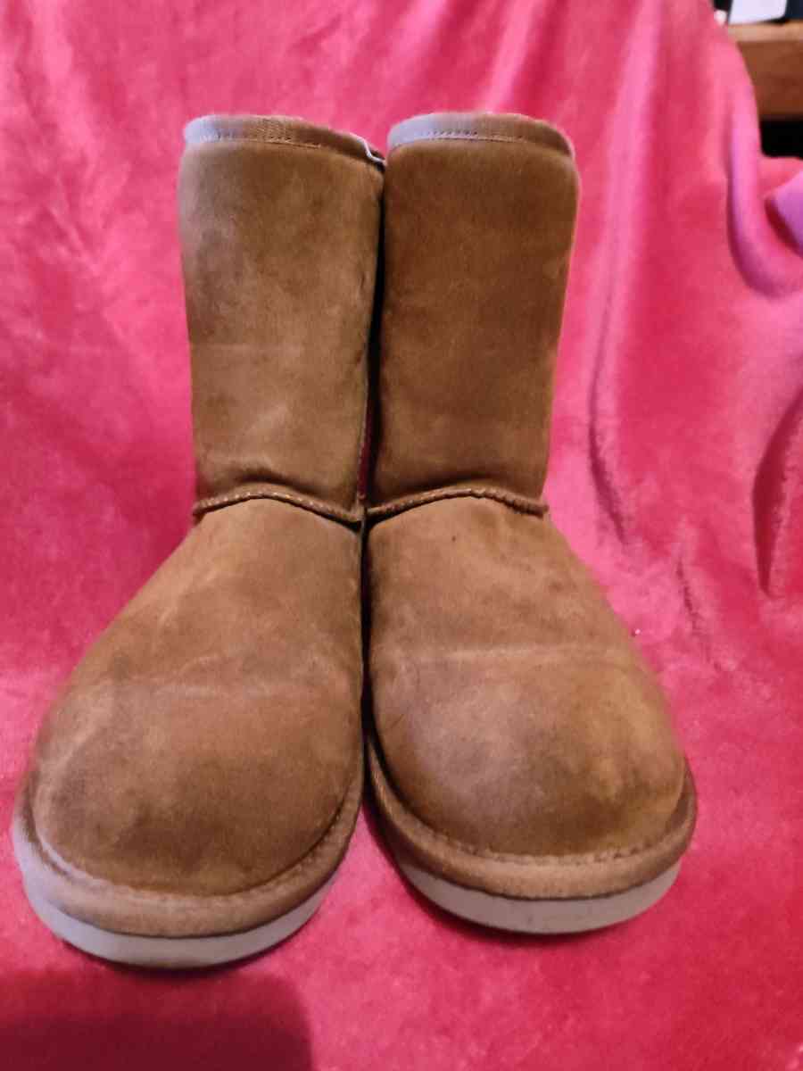 Koolabura by UGG size 8 tan womens boots - Mogadore, Ohio - FleaMarketBay