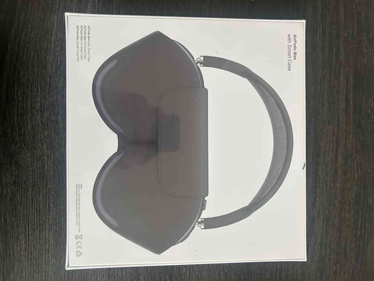 AirPods Maxes - Acampo, California - FleaMarketBay