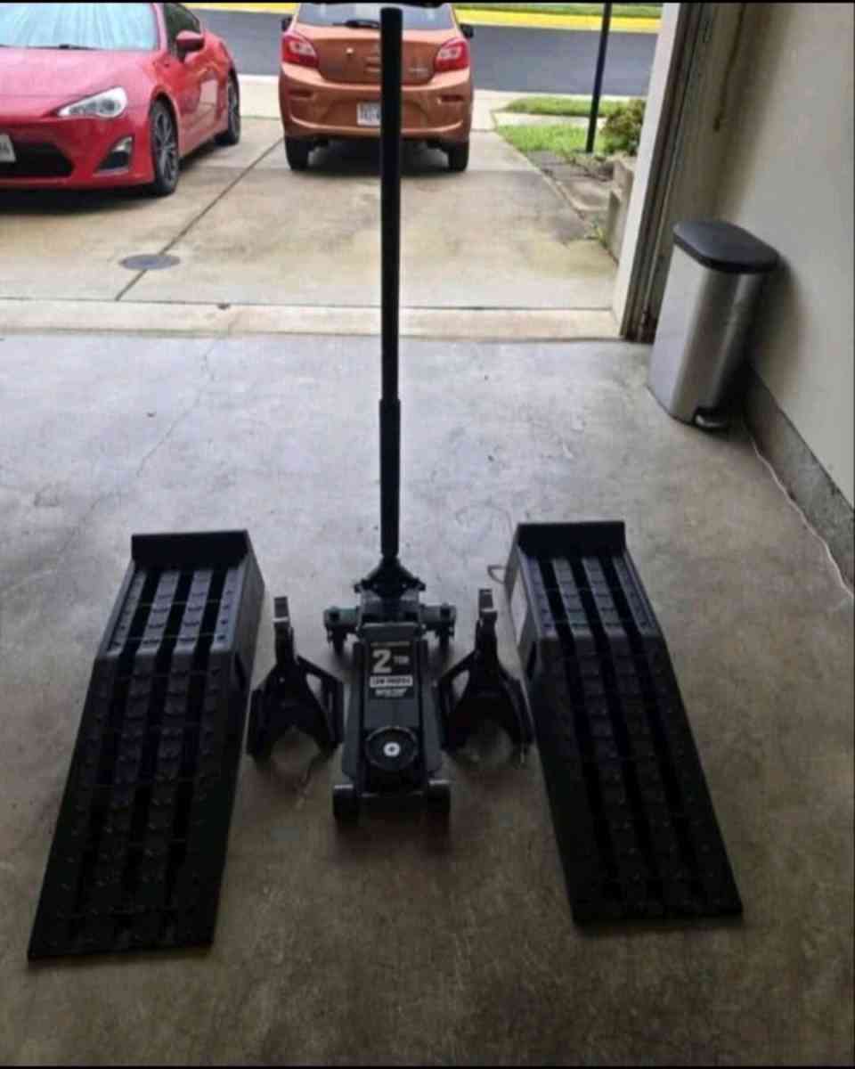 Car Stuff - Haymarket, Virginia