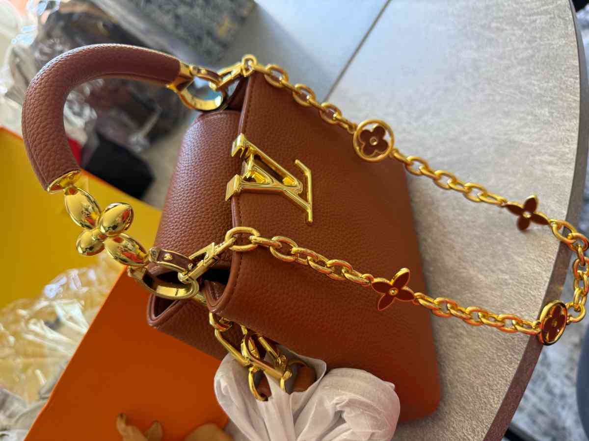 LV Purse - Riverside, California - FleaMarketBay