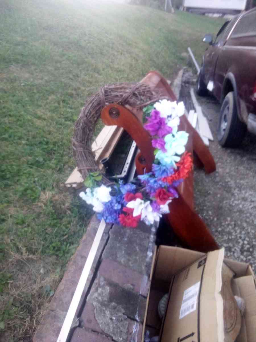 slay bed home interior pic call me at 7409357896 ask for bri - Scioto Furnace, Ohio - FleaMarketBay