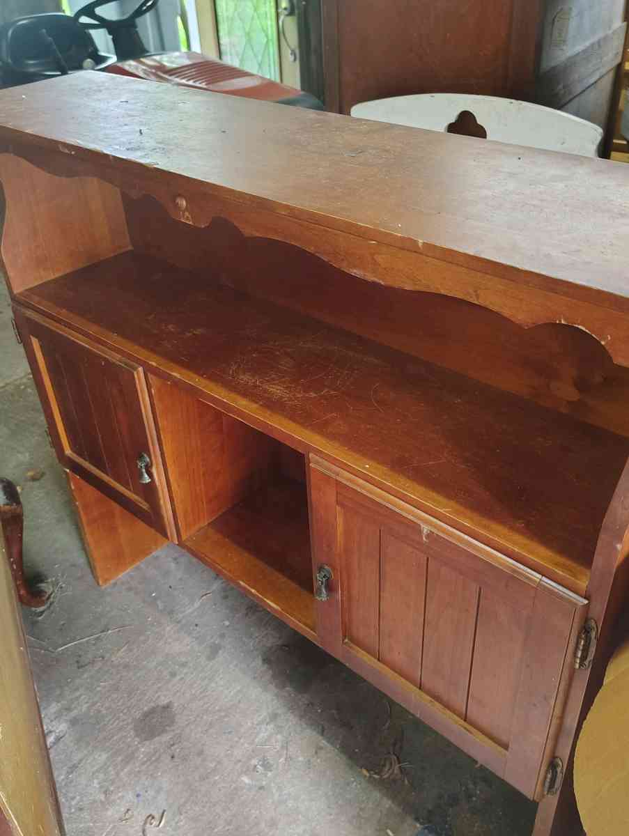 dressers and a headboard - Saint Augustine, Florida - FleaMarketBay