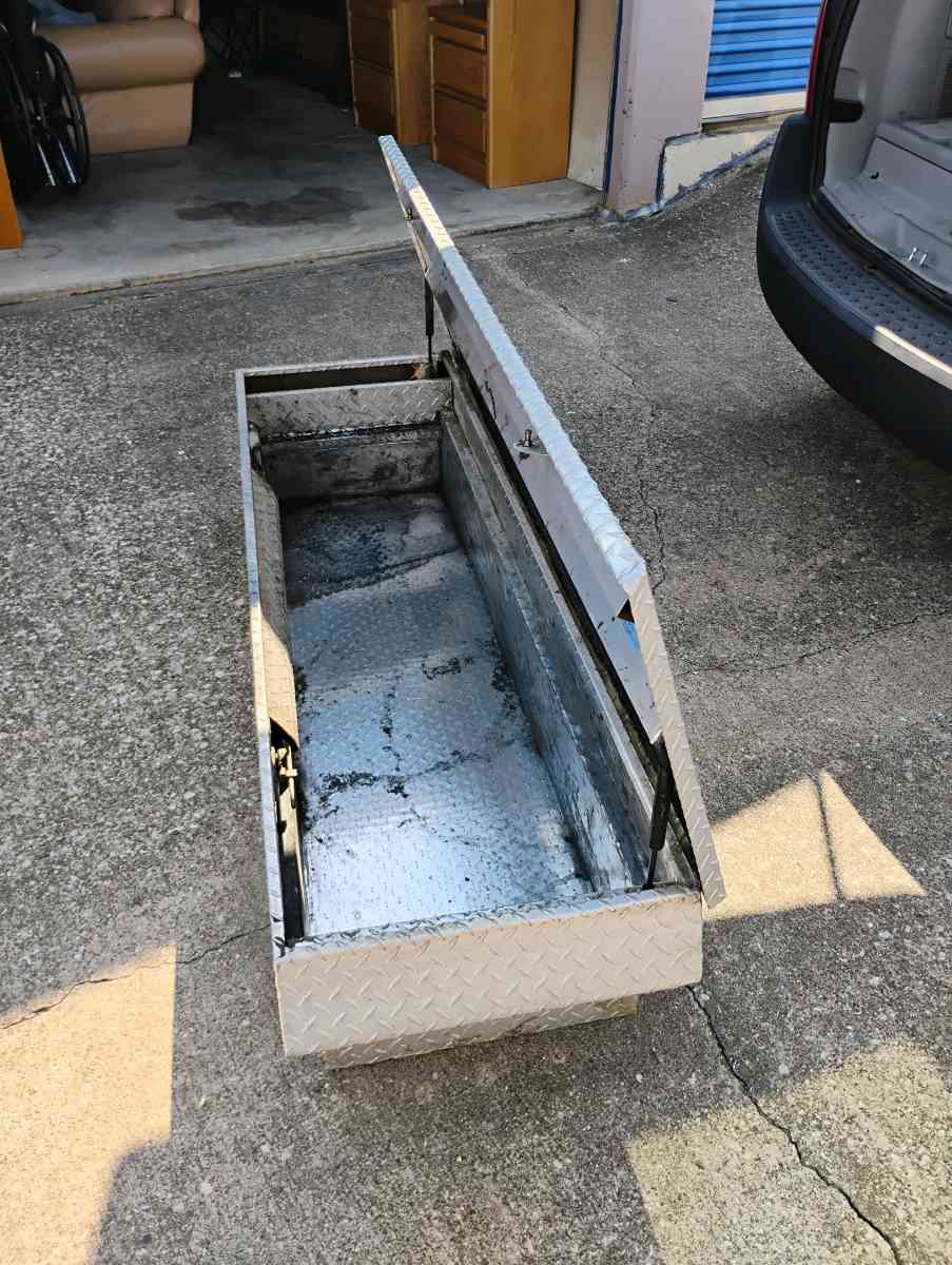 Galvanized steel diamond plate truck tool box 125 OBO - Irving, Texas - FleaMarketBay
