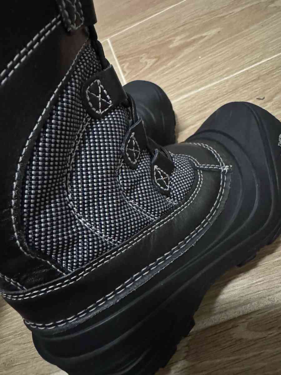 The North Face Youth Alpenglow IV Winter Boots in Black - Mesa, Arizona - FleaMarketBay