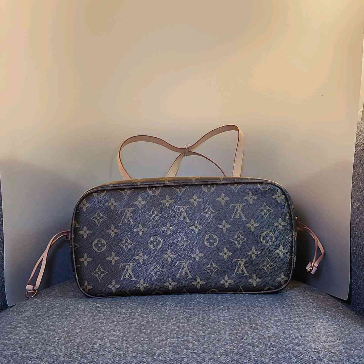Louis Vuitton M40156 Neverfull MM Monogram Tote with rare ma - Hutchinson, Kansas - FleaMarketBay