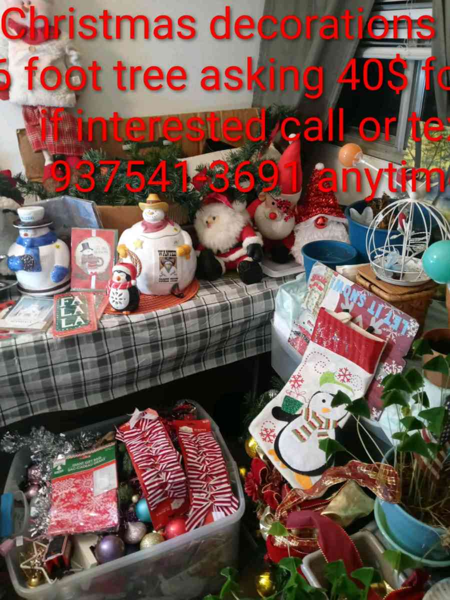 Christmas tree with decorations - Adamsville, Ohio - FleaMarketBay