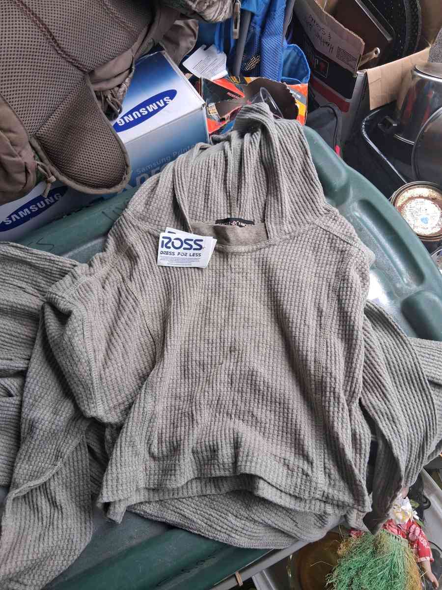 2 piece fits - Longview, Washington - FleaMarketBay