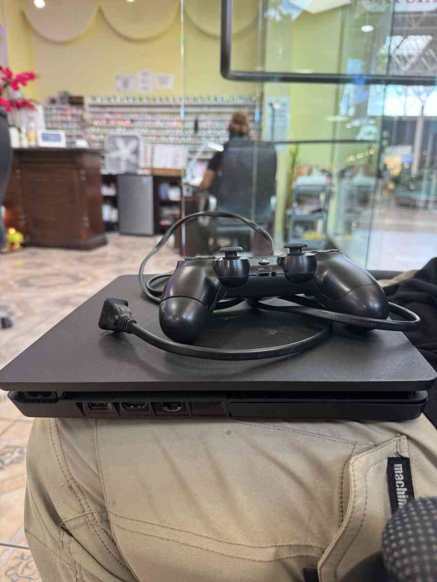 PS4 console - Tallahassee, Florida - FleaMarketBay