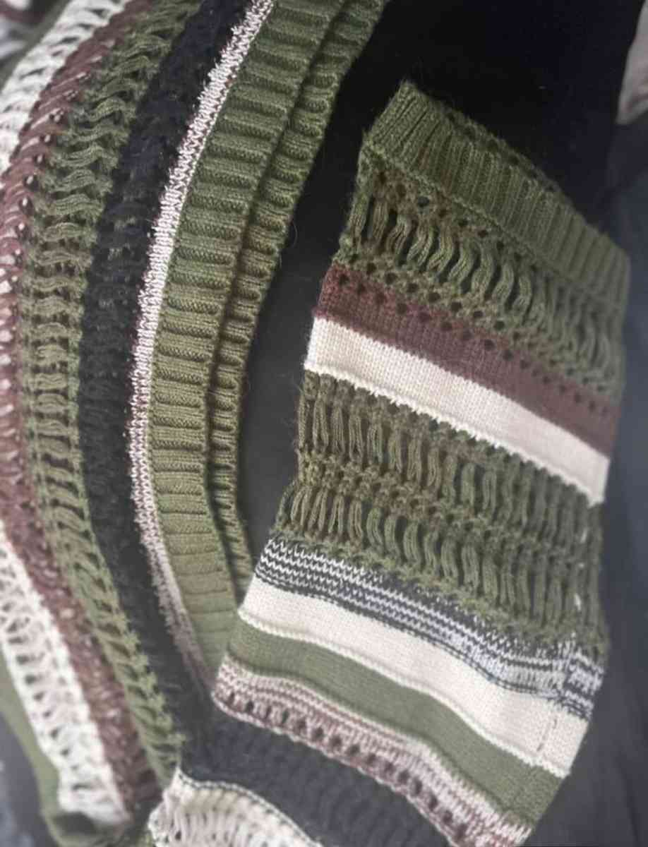 Striped Knit Bell Sleeve Crop Top size small - Trenton, New Jersey - FleaMarketBay