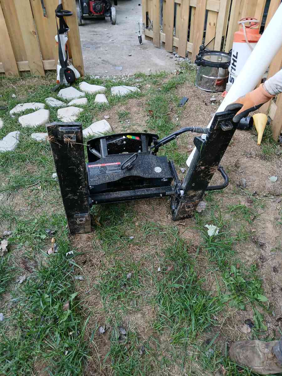 Sliding Fifth Wheel Hitch by Camping World - Louisville, Kentucky - FleaMarketBay