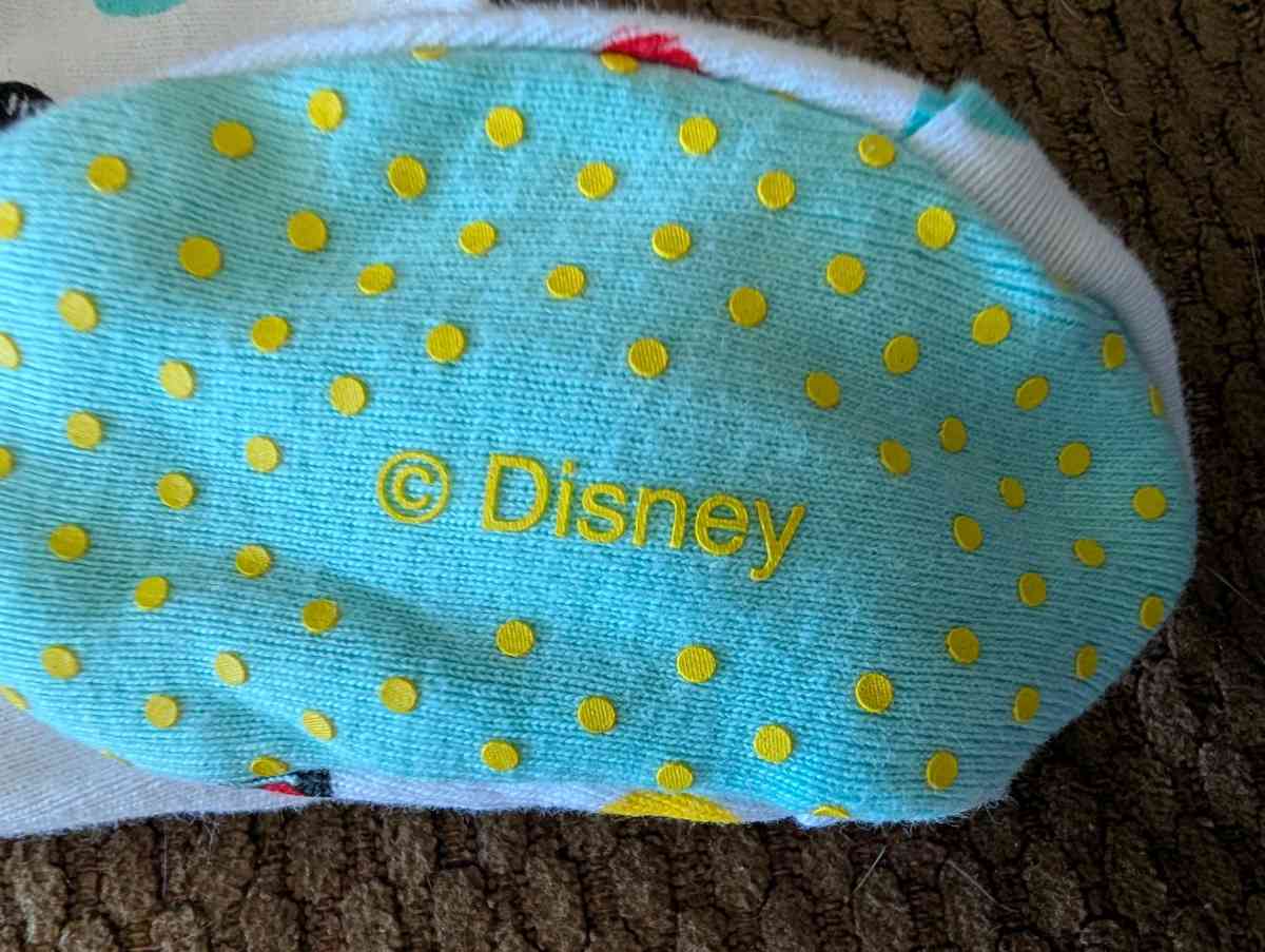 Disney baby sleepsuit with feet - Savannah, Georgia - FleaMarketBay