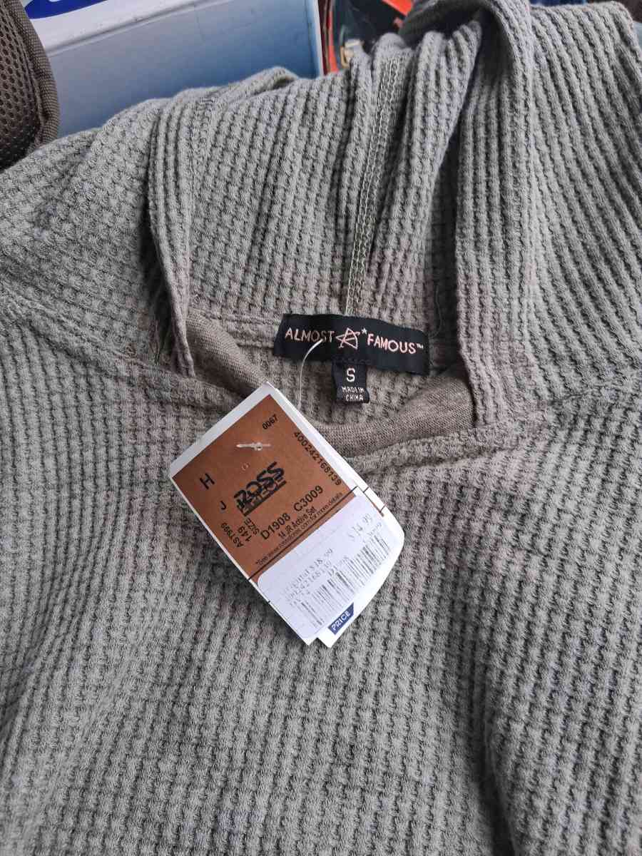 2 piece fits - Longview, Washington - FleaMarketBay