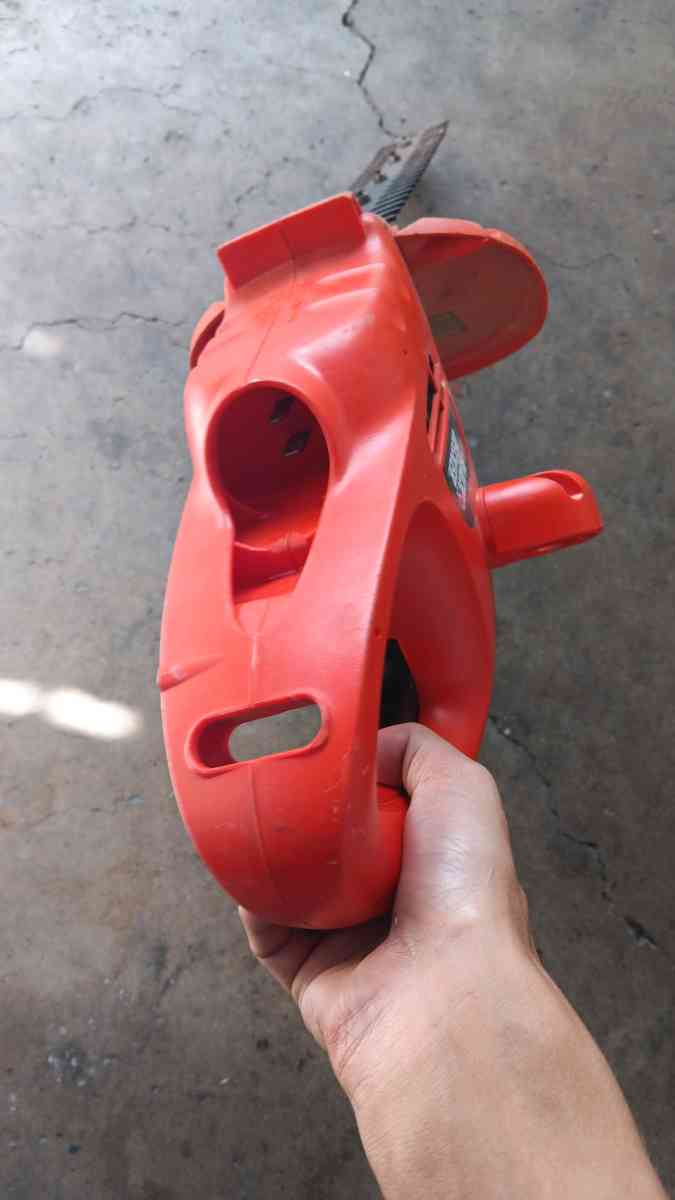 Black and Decker Hedge Trimmer - Glendale, Arizona - FleaMarketBay