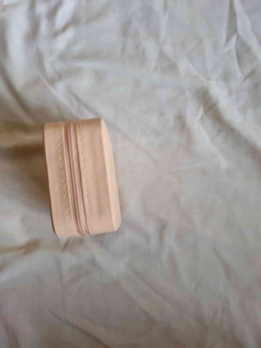 Pink traveling jewelry box - Gary, Indiana - FleaMarketBay