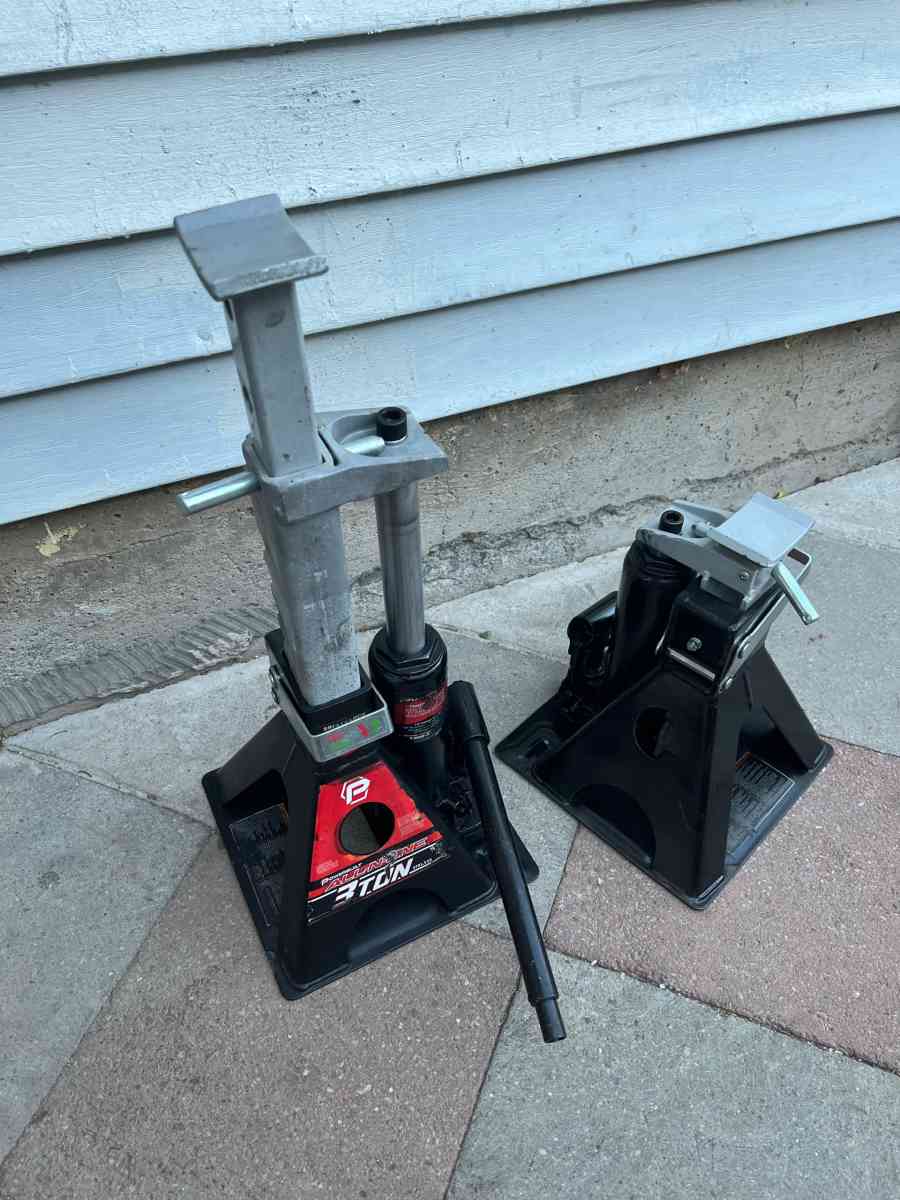 two 3 ton unijacks - Sparks, Nevada - FleaMarketBay