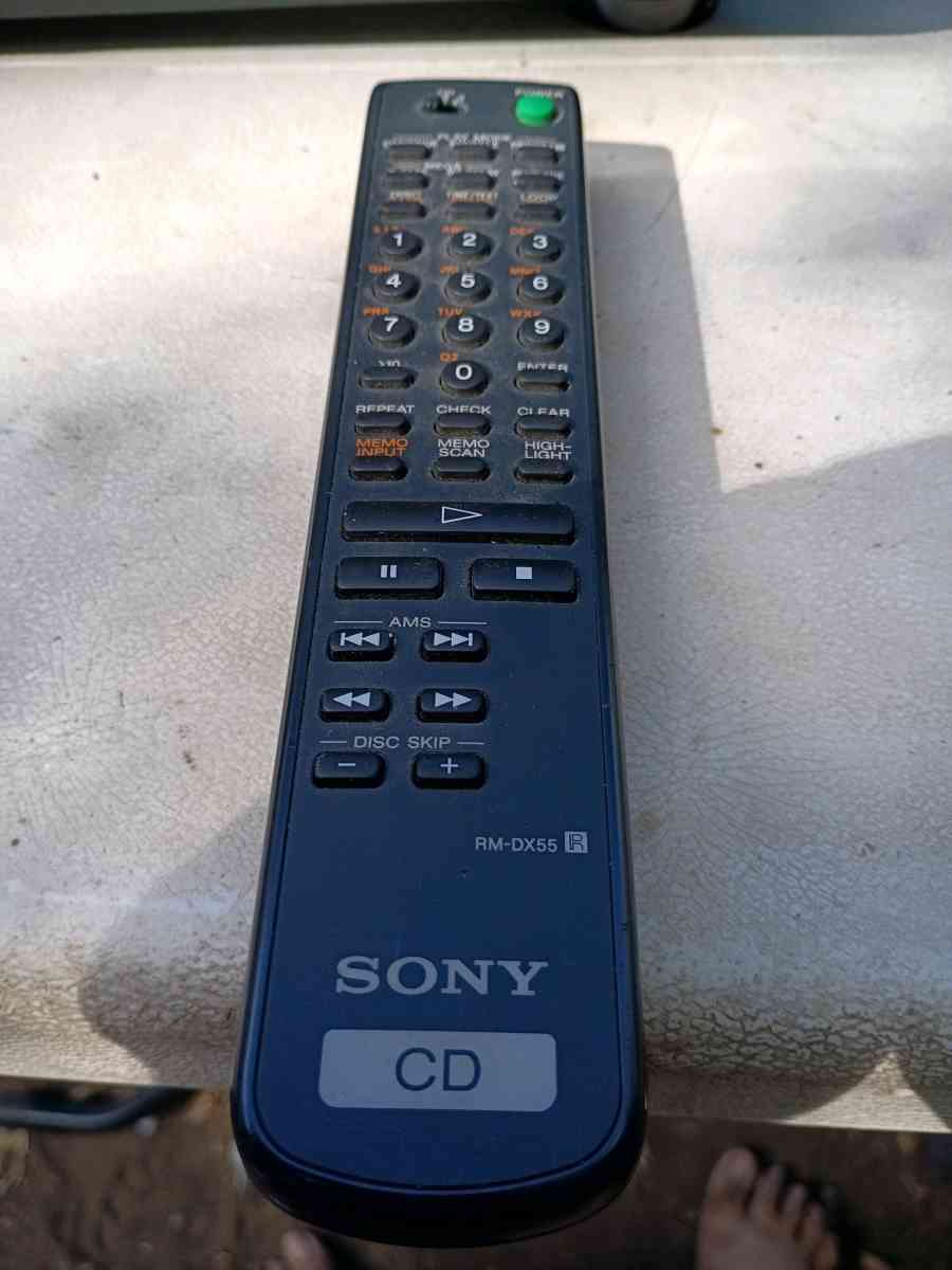 Sony CD player holds 51 CDs - Oklahoma City, Oklahoma - FleaMarketBay