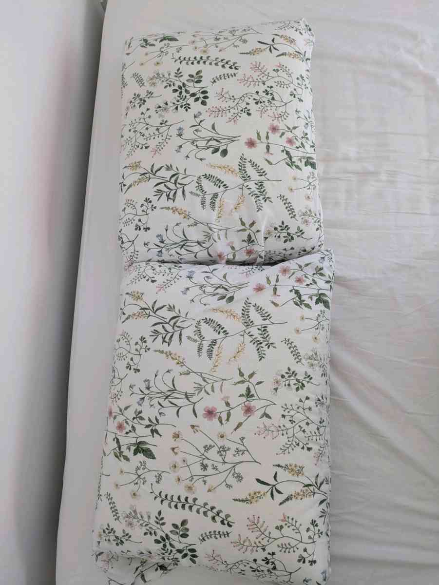 2 IKEA TIMJANSMOTT Duvet Covers and Pillowcases  Twin - Chicago, Illinois - FleaMarketBay