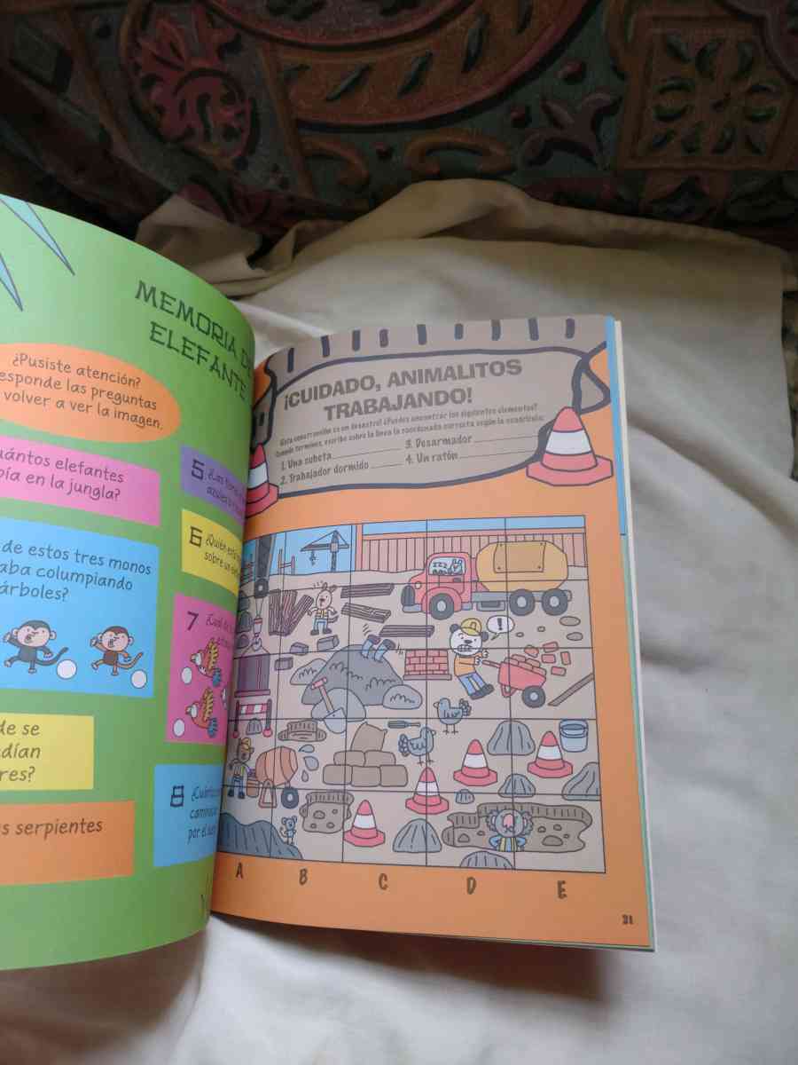 Activity libros en EspanolSpanish activity books - Gary, Indiana - FleaMarketBay