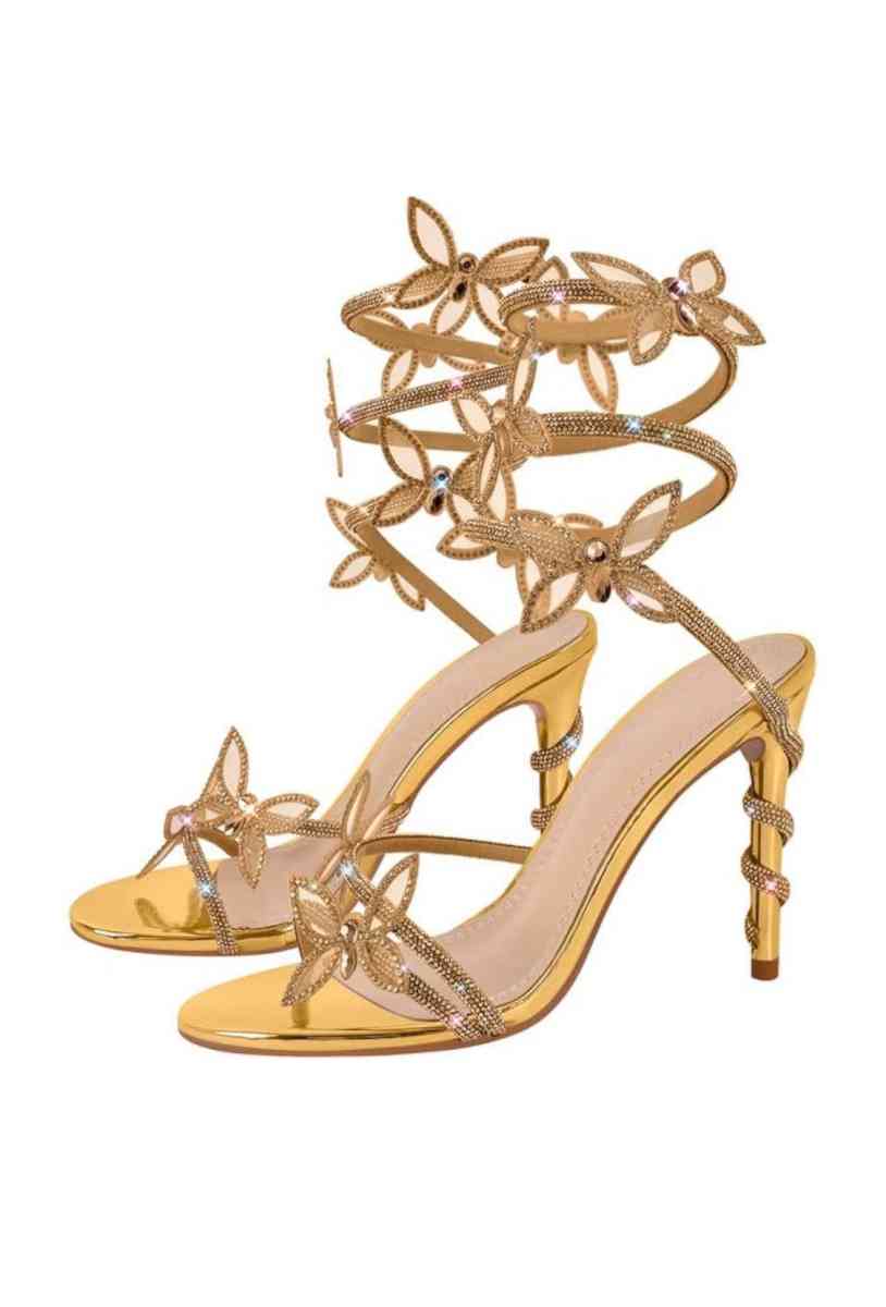 Elegant Gold Strappy Sandals - Trenton, New Jersey - FleaMarketBay