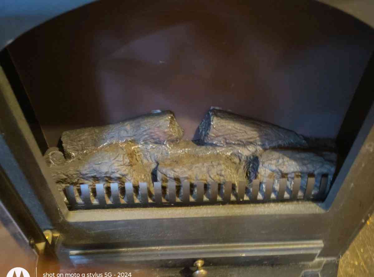 electric fireplace - Summitville, Ohio - FleaMarketBay