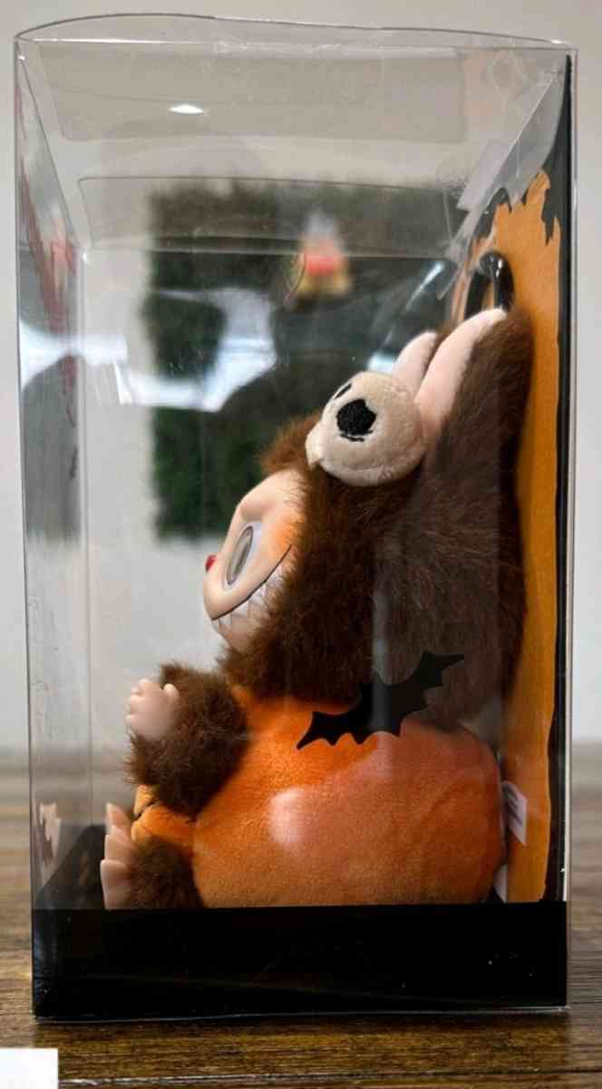 popmart labubu halloween Keychain - Connellsville, Pennsylvania - FleaMarketBay
