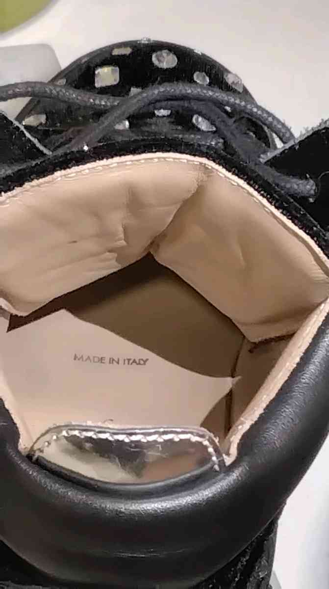 Giuseppe Zanotti - San Diego, California - FleaMarketBay