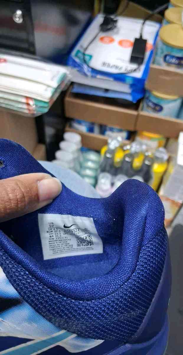 Kobe V Deep Royal - Philadelphia, Pennsylvania - FleaMarketBay