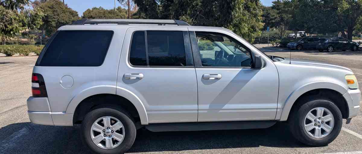 Ford explorer 2009 V6 40 liter 139k miles - Fontana, California - FleaMarketBay