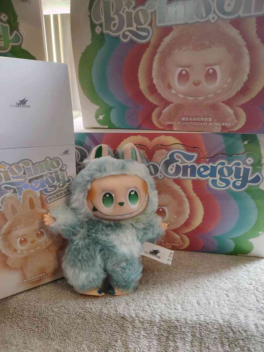 LABUBU PLUSHIES - San Francisco, California - FleaMarketBay