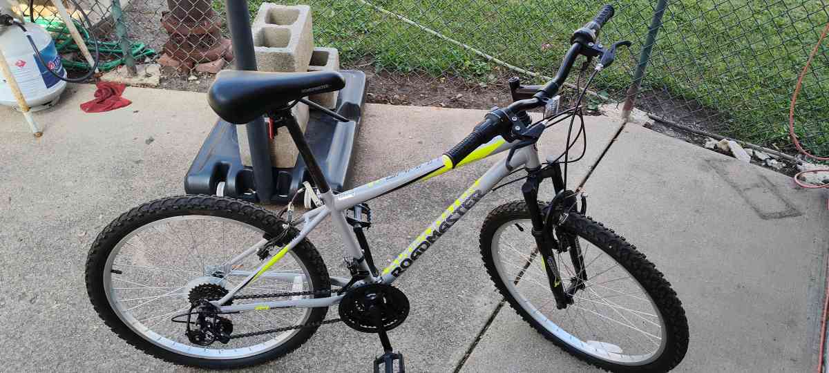 24 Inch Roadmaster Bike - Romeoville, Illinois - FleaMarketBay