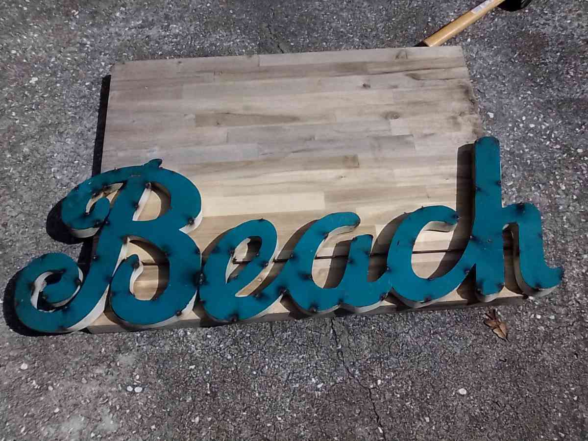 Metal wall decor - Hudson, Florida - FleaMarketBay
