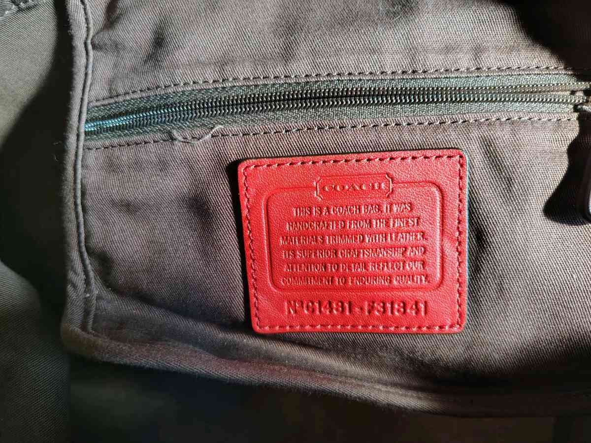 coach purse with checkbook cover - Radcliff, Kentucky - FleaMarketBay