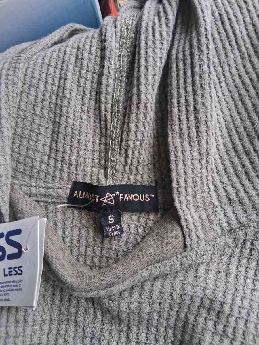 2 piece fits - Longview, Washington - FleaMarketBay