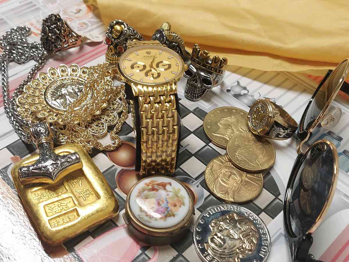 GRATE SOUVENIRS GOLD PLATED  SET BAR FOR 15TH ITEMS AVAILABL - Brooklyn, New York