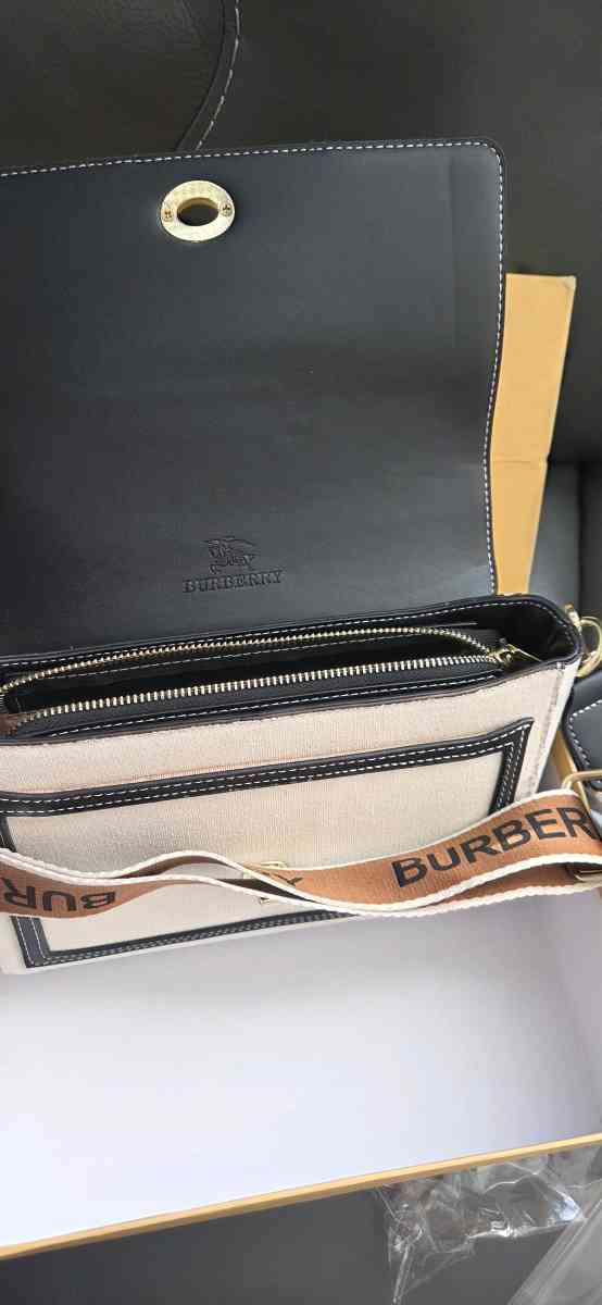 Fashionable Purse - Beverly Hills, California - FleaMarketBay