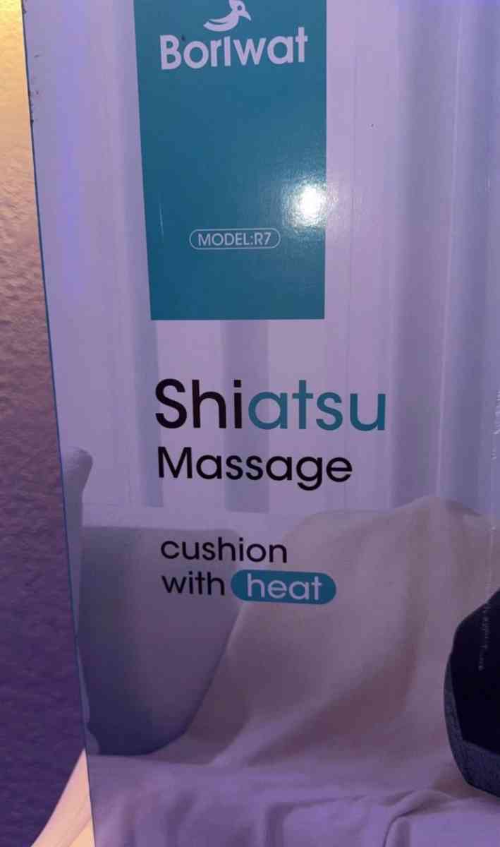 Brand new heated massager - Frostproof, Florida - FleaMarketBay