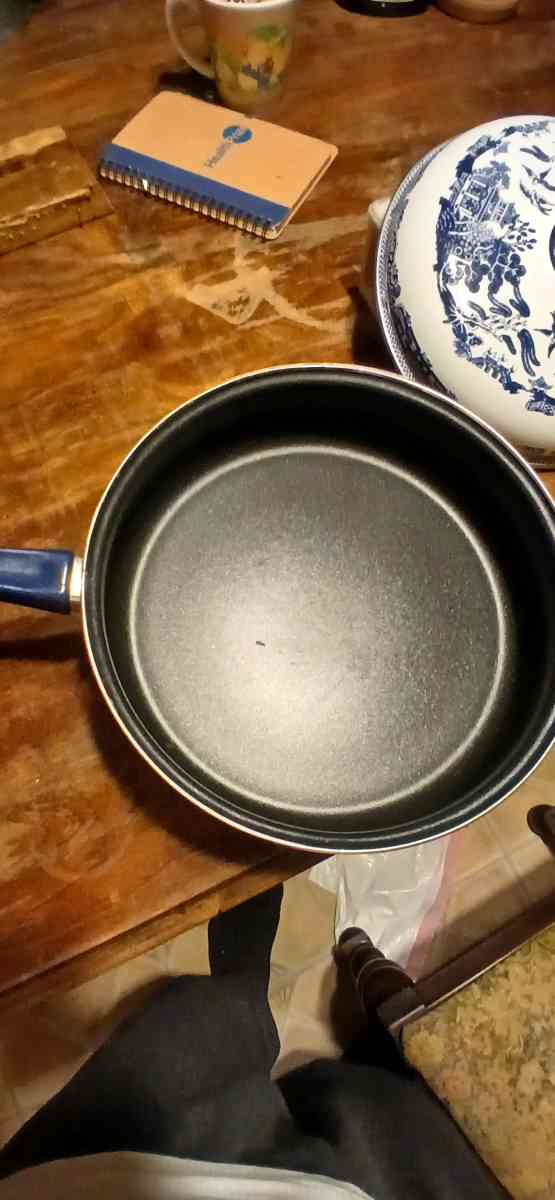 vintage blue willow skillet - Jacksonville, Arkansas - FleaMarketBay