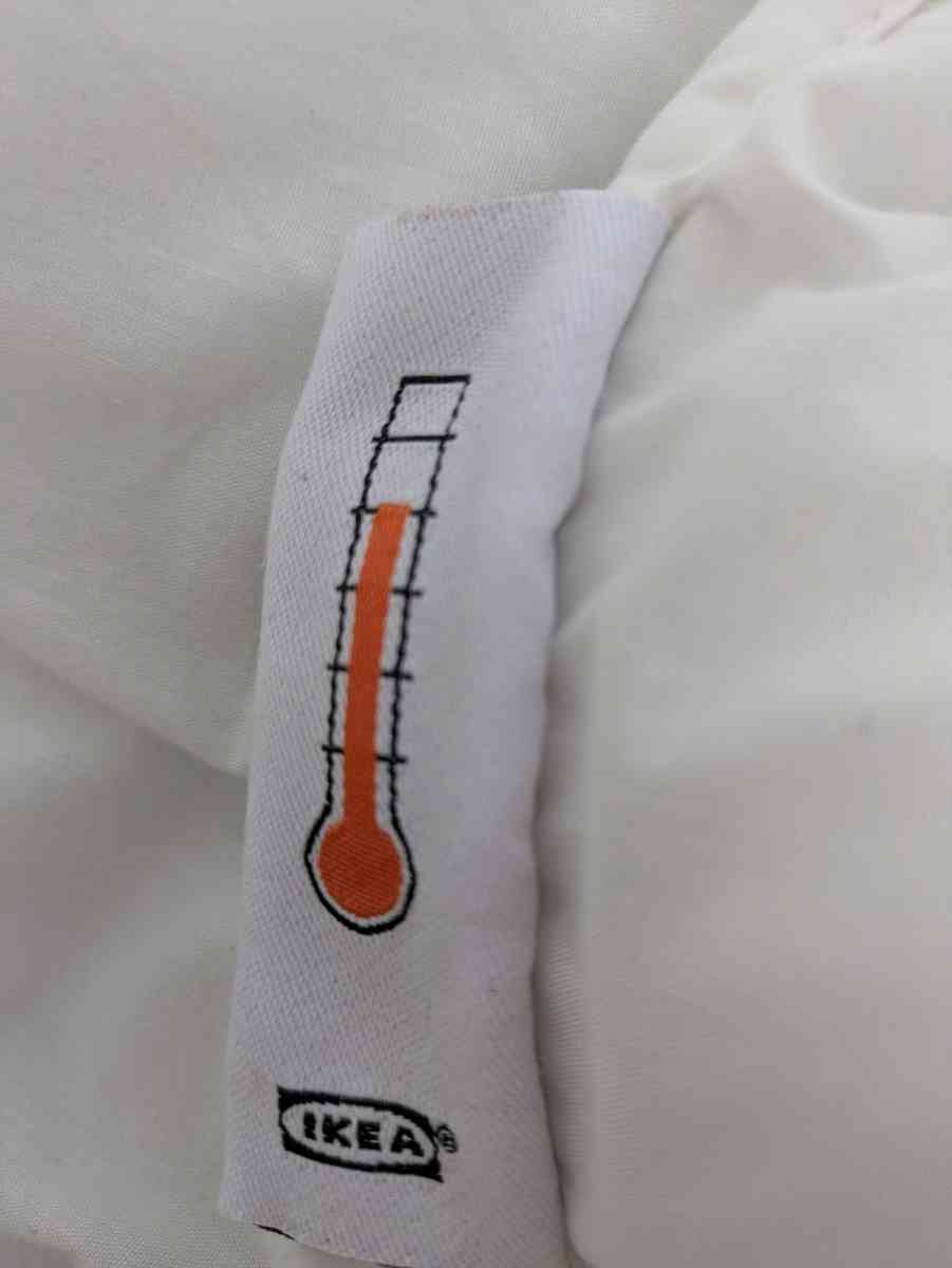 IKEA SMSPORRE Twin Duvet Insert Warm and Cozy - Chicago, Illinois - FleaMarketBay