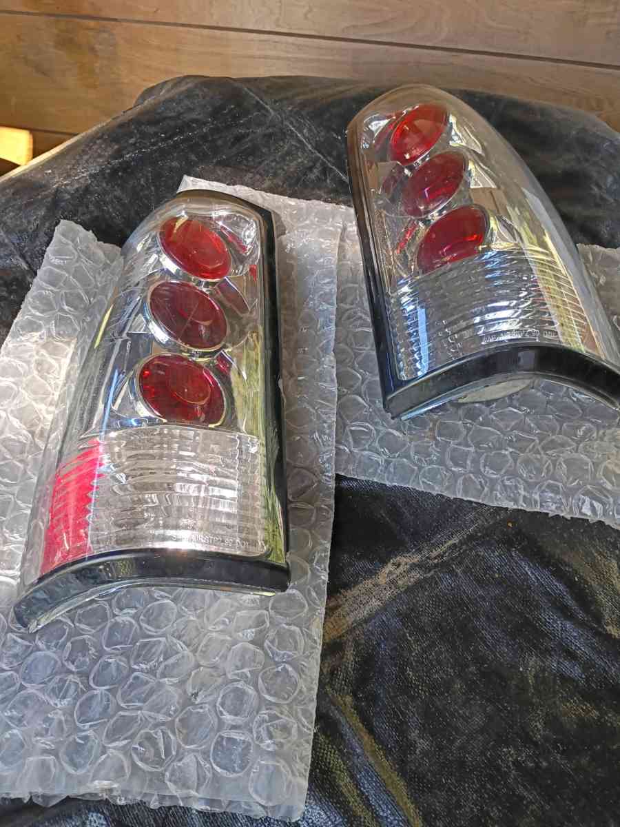 2002 Chevy Silverado Z71 4x4 OEM direct fit replacement rear - Marion, North Carolina